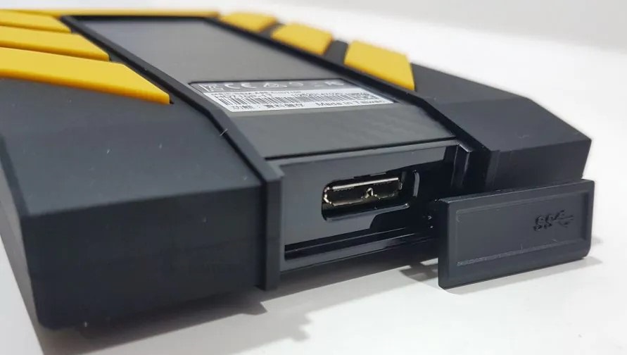هارد اکسترنال ای دیتا HD710 Pro ظرفیت 1 ترابایت مجهز به USB 3.2 Gen1 است.
